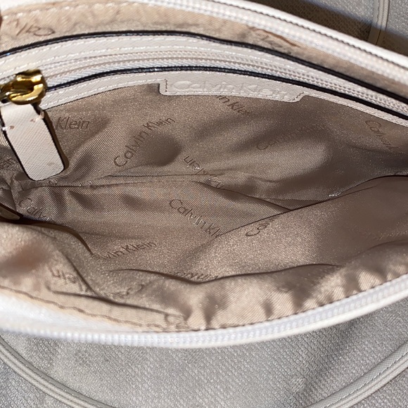 *SOLD*Calvin Klein Hayden Saffiano Crossbody - Picture 10 of 12